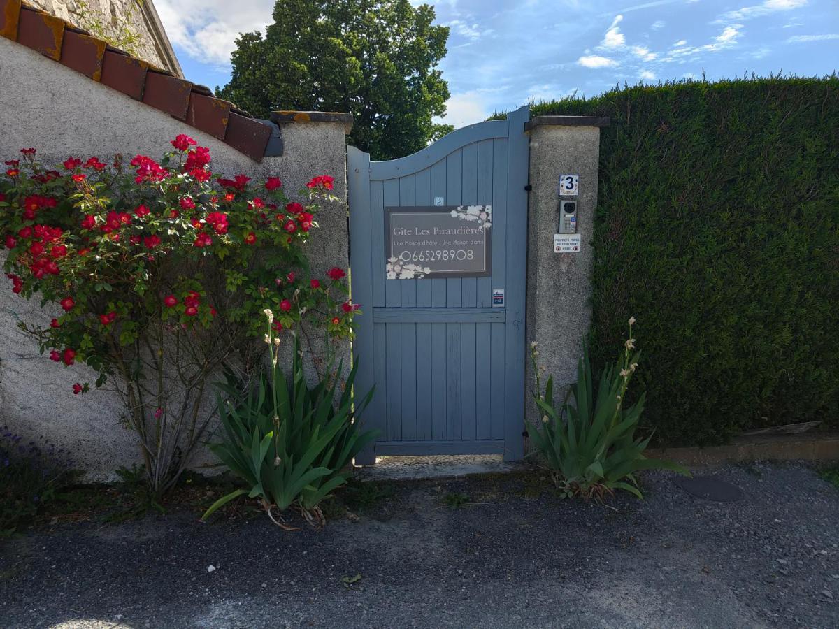 Gite Les Piraudieres Noyant-de-Touraine Exterior photo