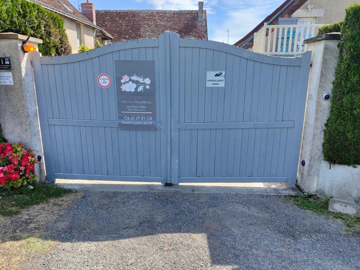 Gite Les Piraudieres Noyant-de-Touraine Exterior photo